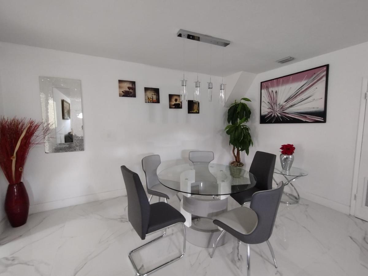 Cheerful 3-Bedroom Home /Ac+ Free Parking North Miami Beach Zewnętrze zdjęcie