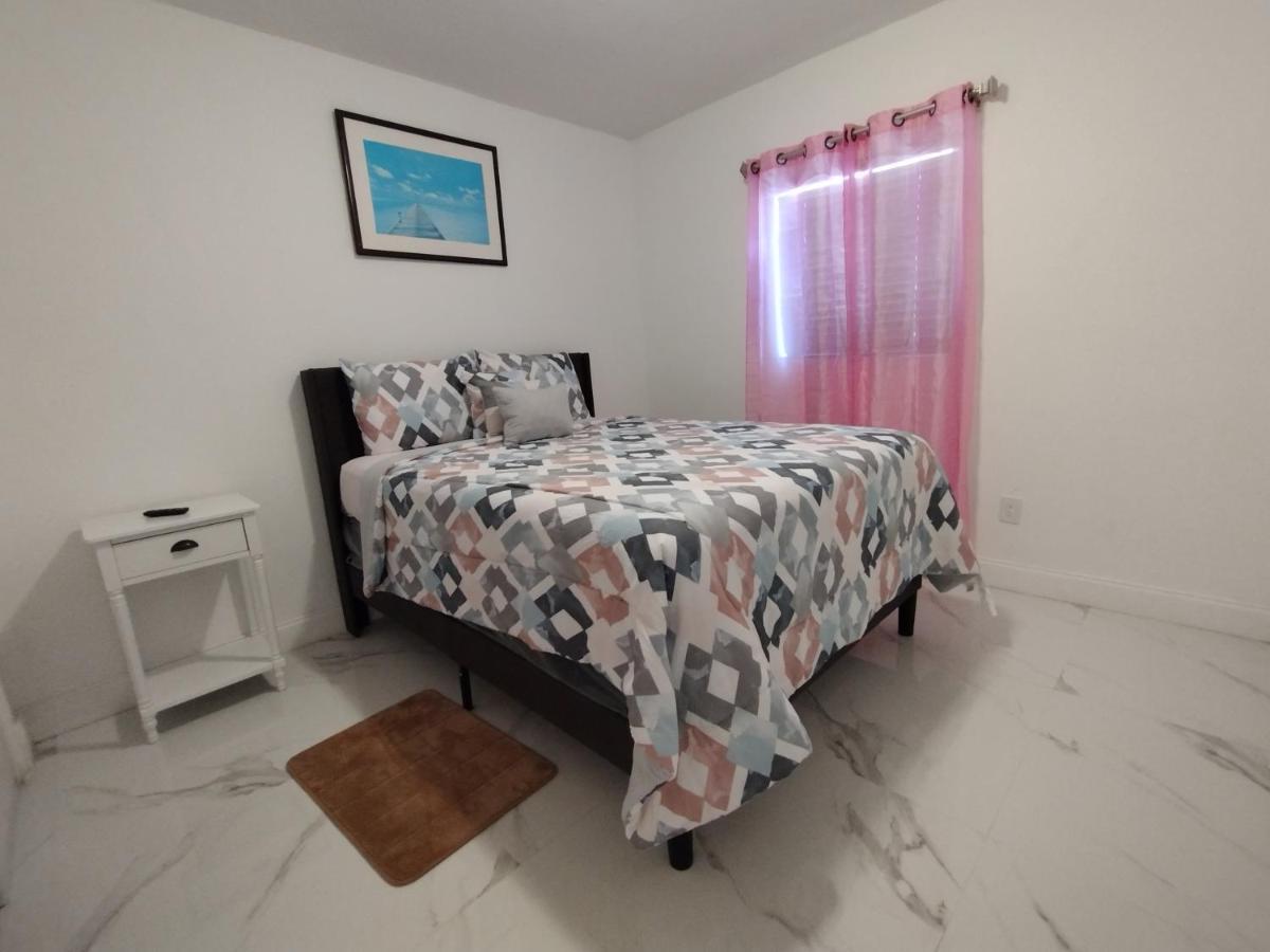 Cheerful 3-Bedroom Home /Ac+ Free Parking North Miami Beach Zewnętrze zdjęcie