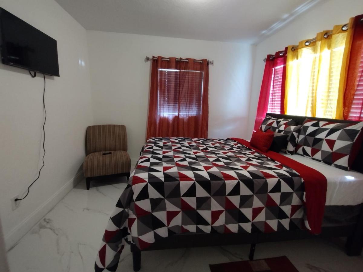 Cheerful 3-Bedroom Home /Ac+ Free Parking North Miami Beach Zewnętrze zdjęcie