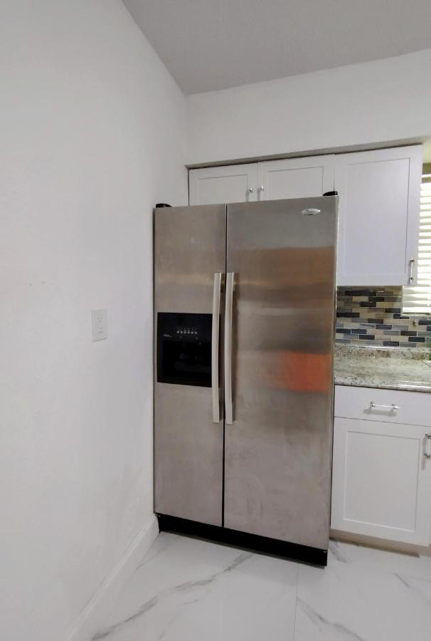 Cheerful 3-Bedroom Home /Ac+ Free Parking North Miami Beach Zewnętrze zdjęcie