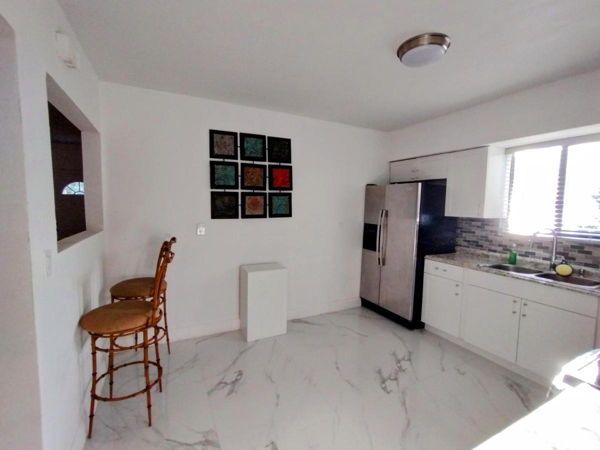 Cheerful 3-Bedroom Home /Ac+ Free Parking North Miami Beach Zewnętrze zdjęcie