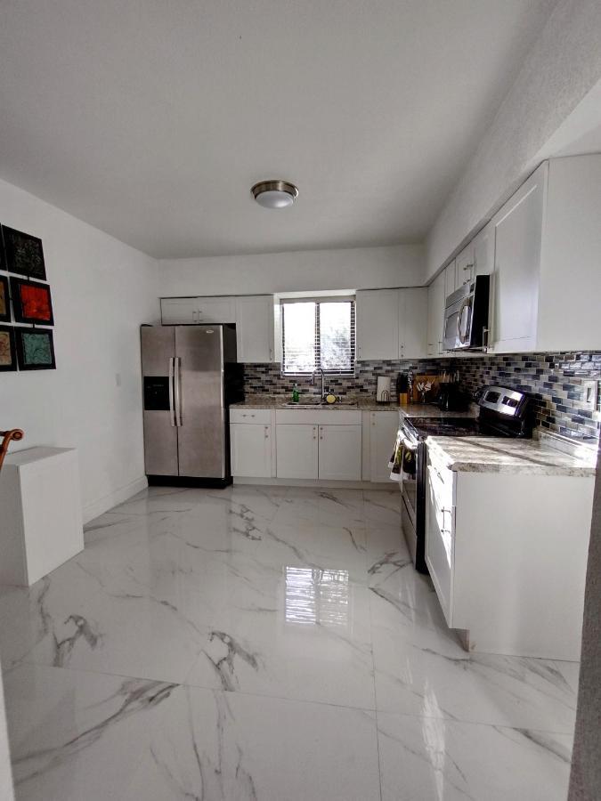 Cheerful 3-Bedroom Home /Ac+ Free Parking North Miami Beach Zewnętrze zdjęcie